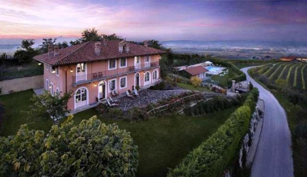 Villa Bricco Dei Cogni La Morra Exterior photo