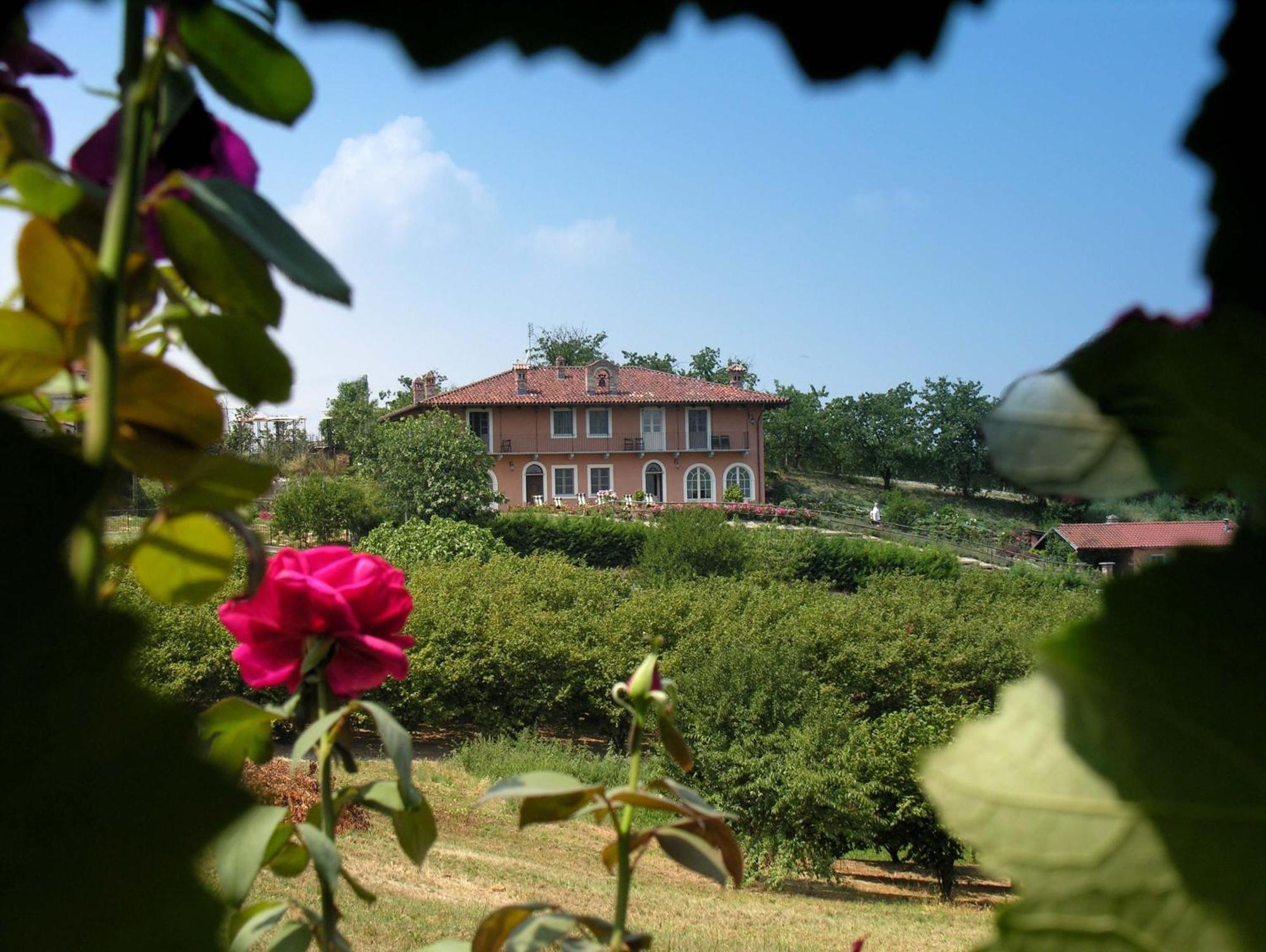 Villa Bricco Dei Cogni La Morra Exterior photo